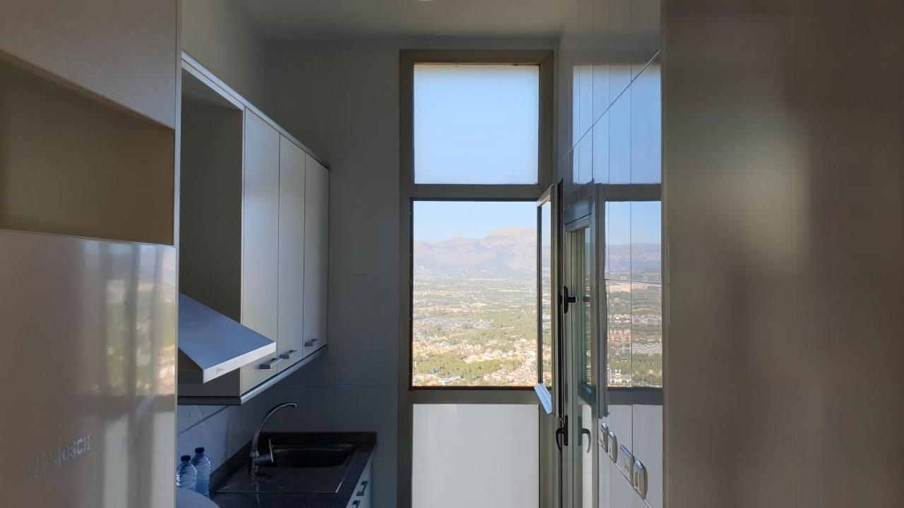140m² 3 Slaapkamer, 2 Privé Badkamer In Playa De Levante Appartement *