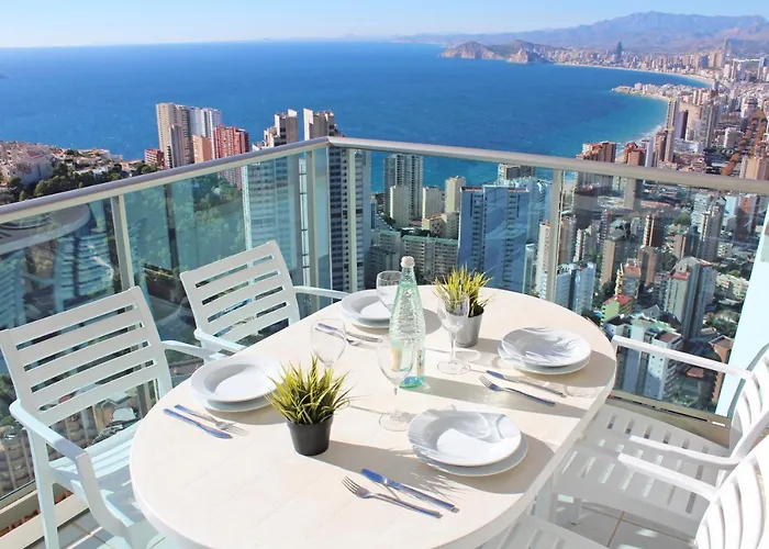 Benidorm High Rise Apartments - Sea Views - Torre Lugano
