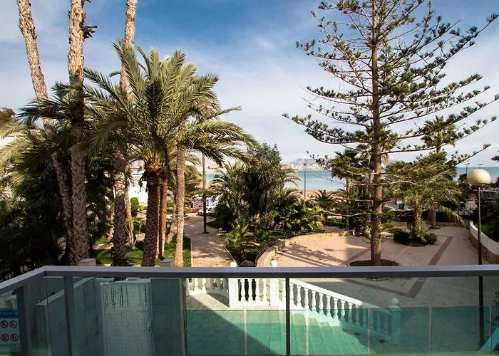 Moderno Y Bonito Apartamento En Primera Linea De Playa De Poniente