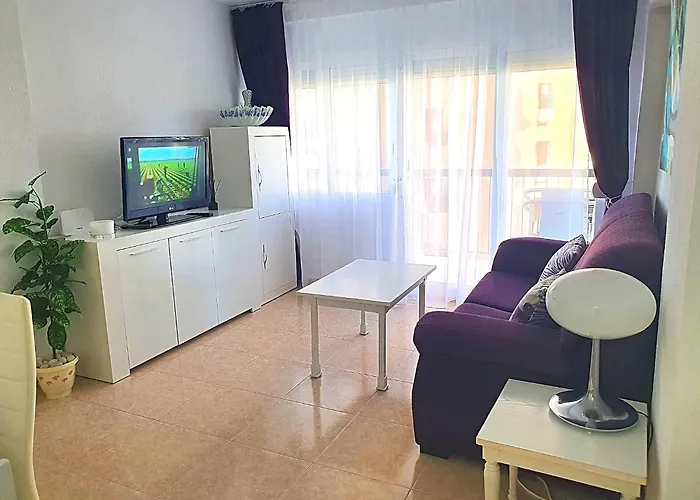 Three Bedrooms Apart In Benidorm Near Beach And Strip