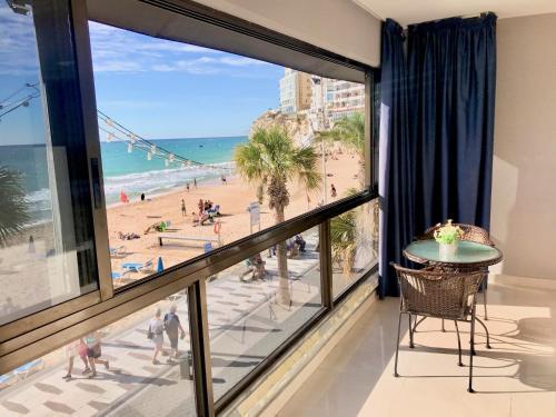 Levante Seafront Apartamento