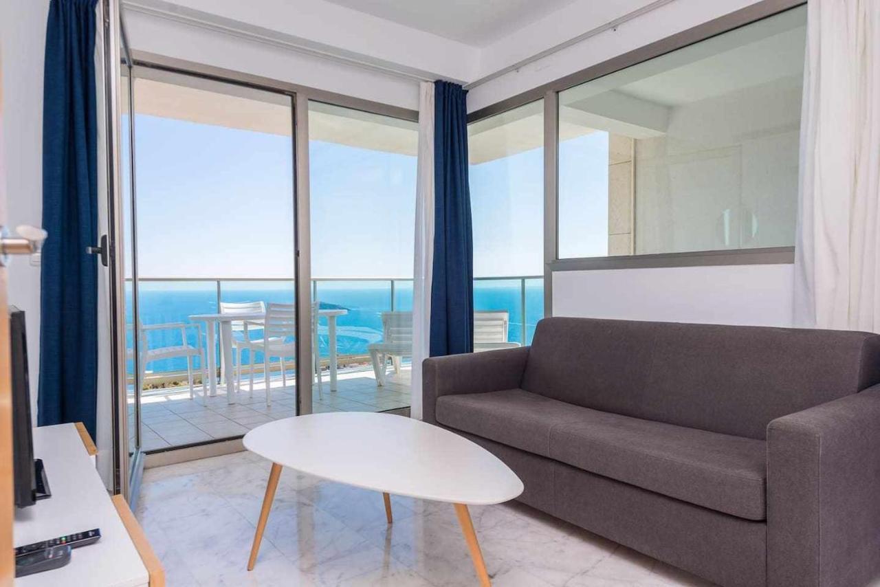 High Rise On The 39th Floor With Private Terrace And Sea Views *