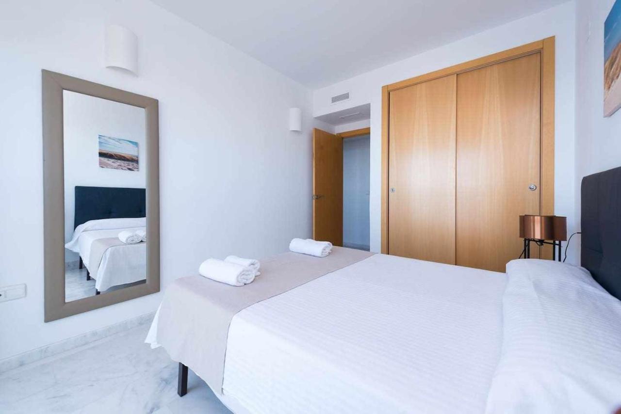 Appartement High Rise On The 39th Floor With Private Terrace And Sea Views *