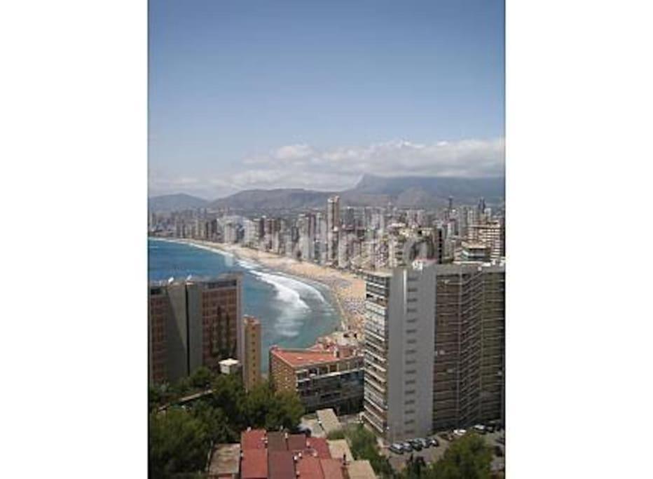 Con Vistas A La Playa De Levante