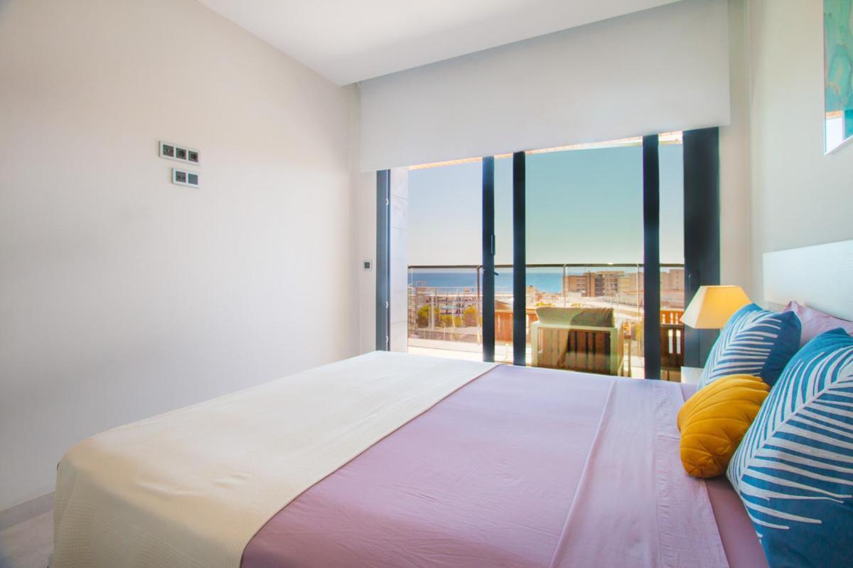 Waves - Relax In Costa Blanca *