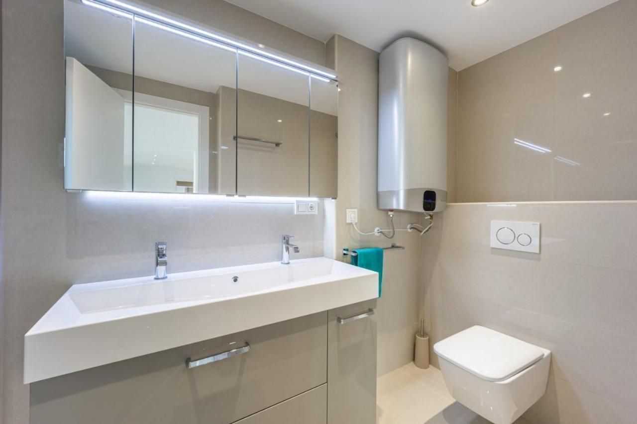 Premium Apartment *