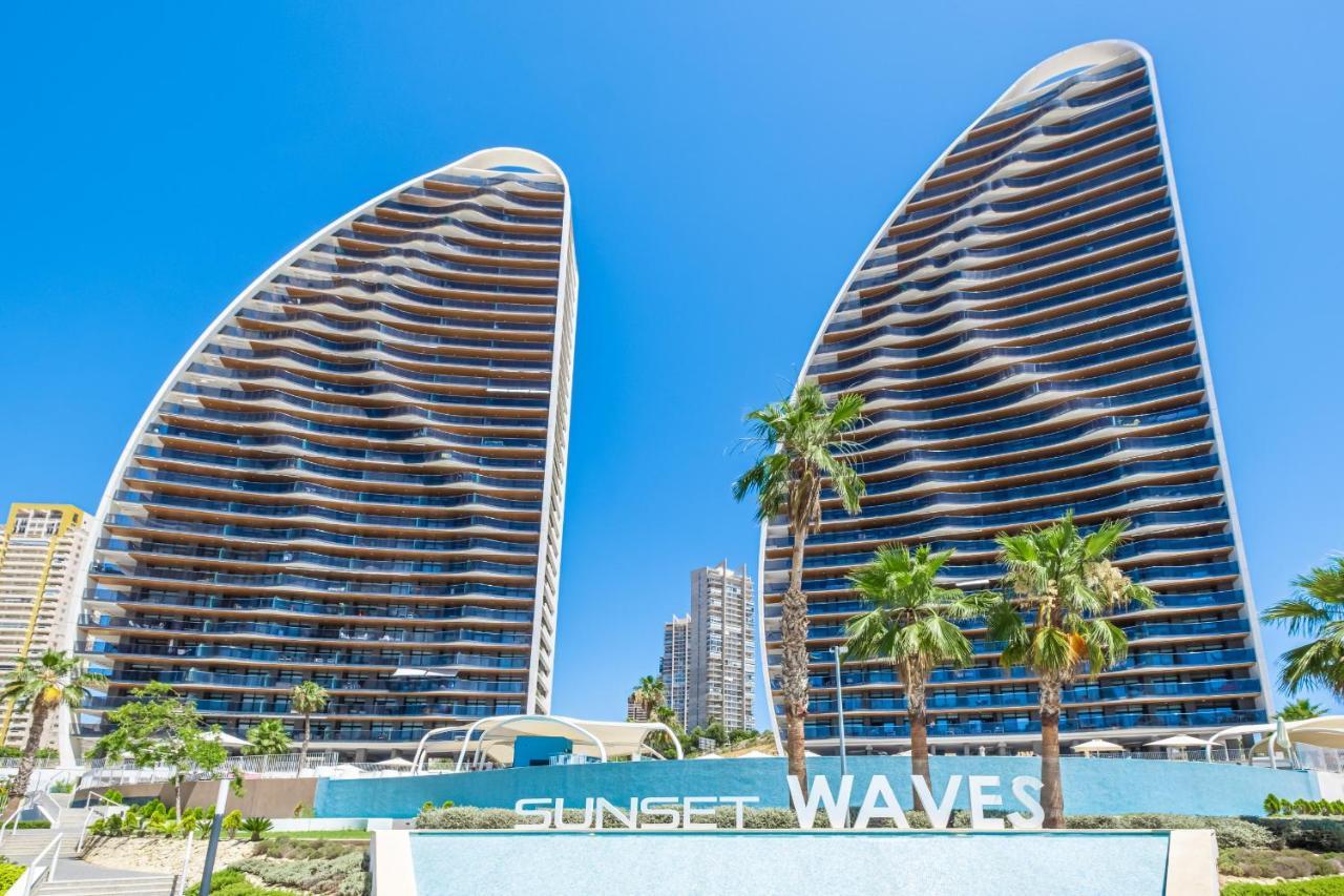 Sunset Waves 3-194 Poniente *