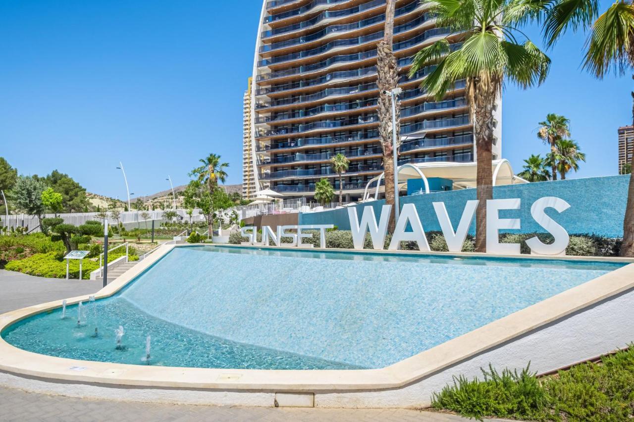 Sunset Waves 3-194 Poniente