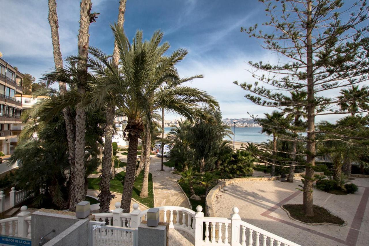 Moderno Y Bonito Apartamento En Primera Linea De Playa De Poniente Apartamento