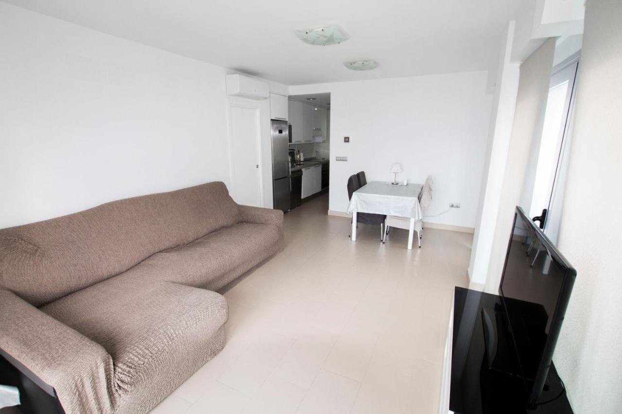 Moderno Y Bonito Apartamento En Primera Linea De Playa De Poniente Apartamento *