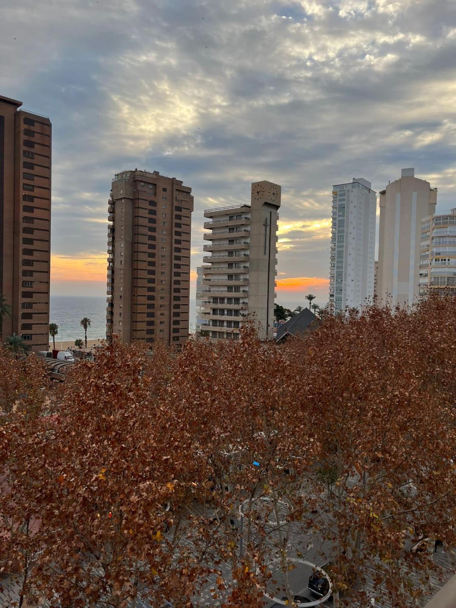 Olas Playa De Levante Benidorm