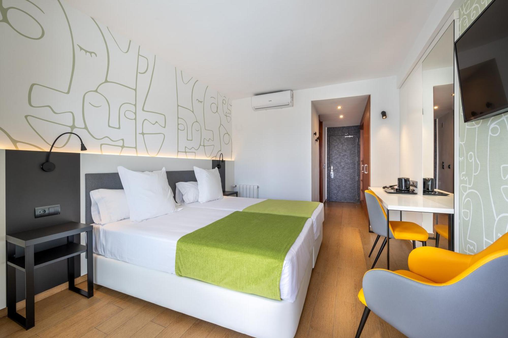 Climia Plaza Hotel 4*