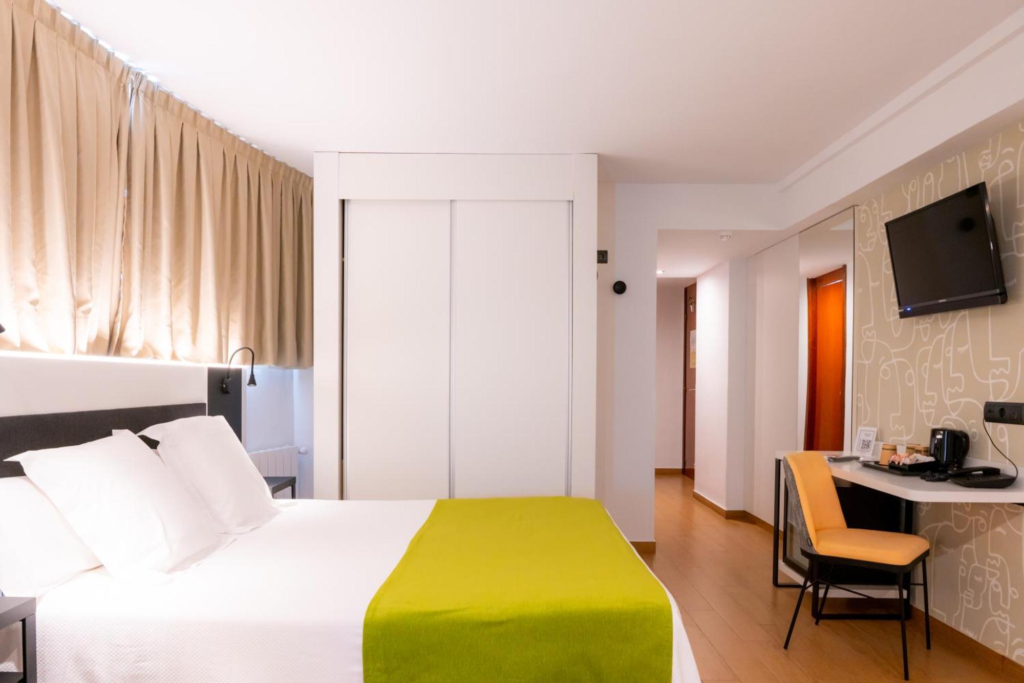 Climia Plaza Hotel 4*