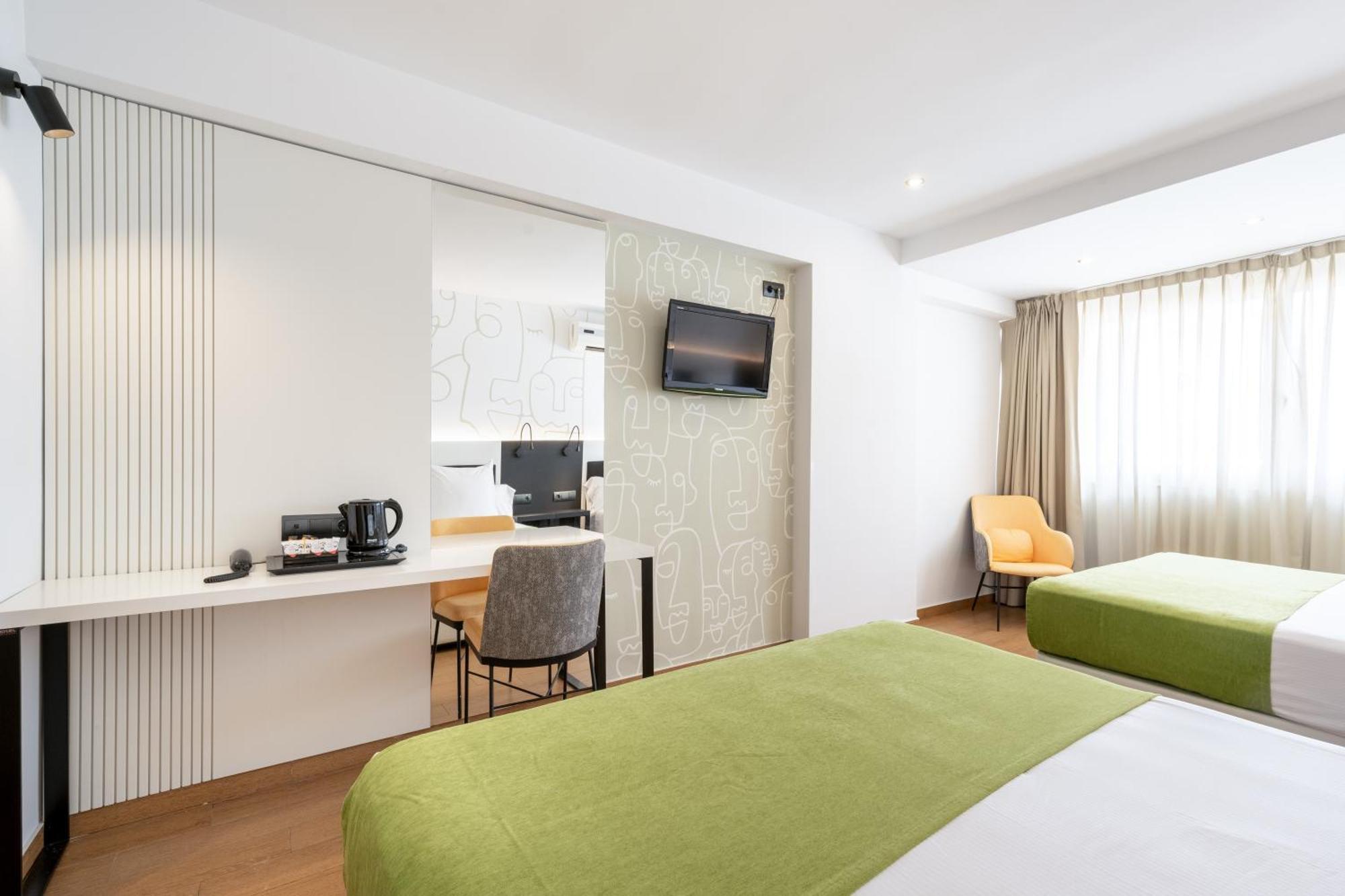 Climia Plaza Hotel 4*