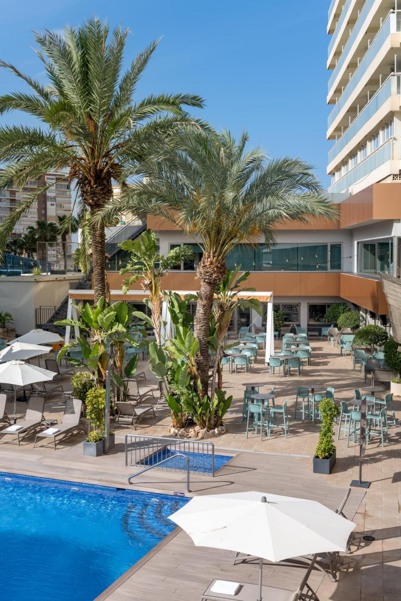 Climia Plaza Hotel 4*