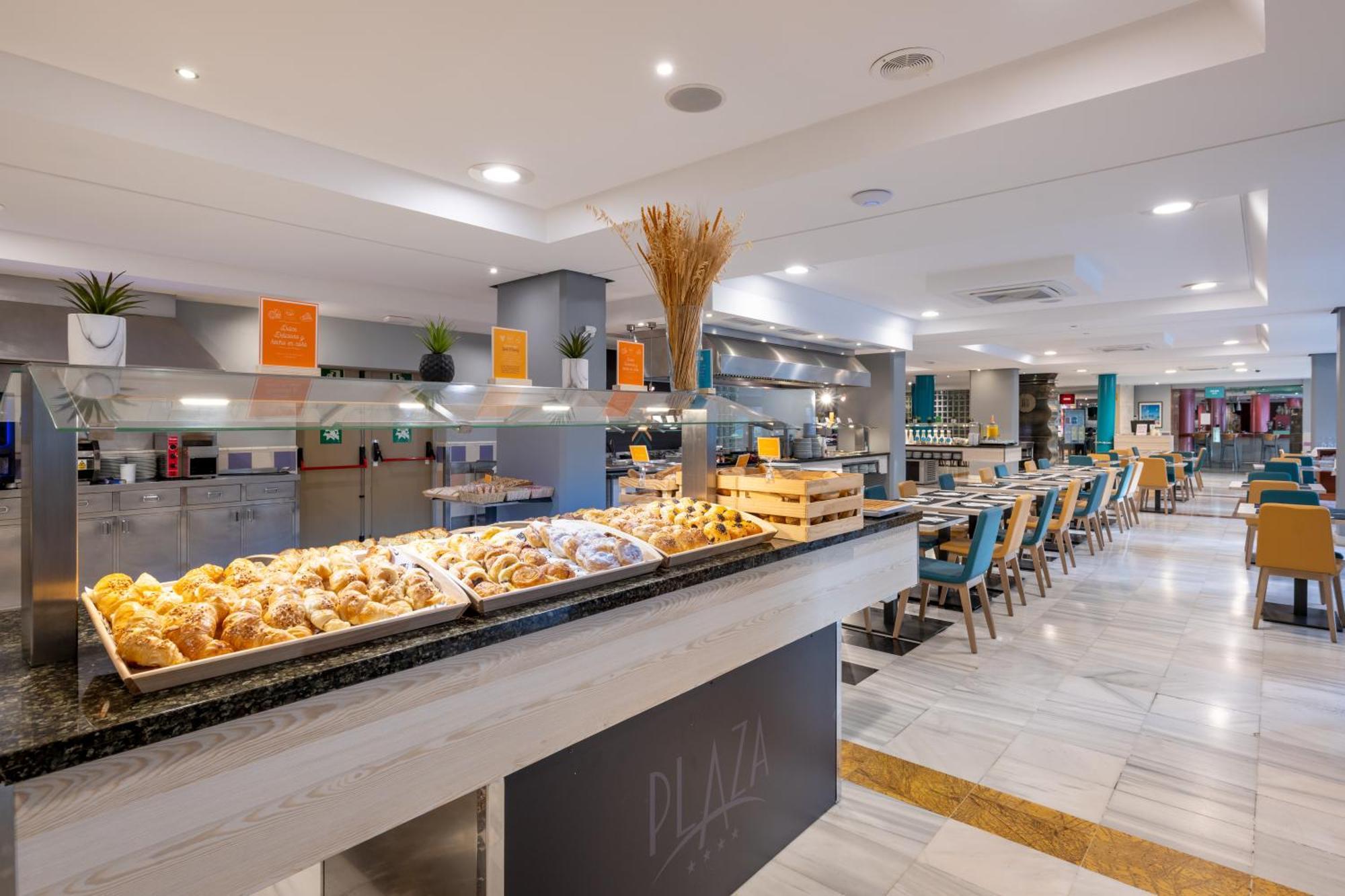 Climia Plaza Hotel 4*