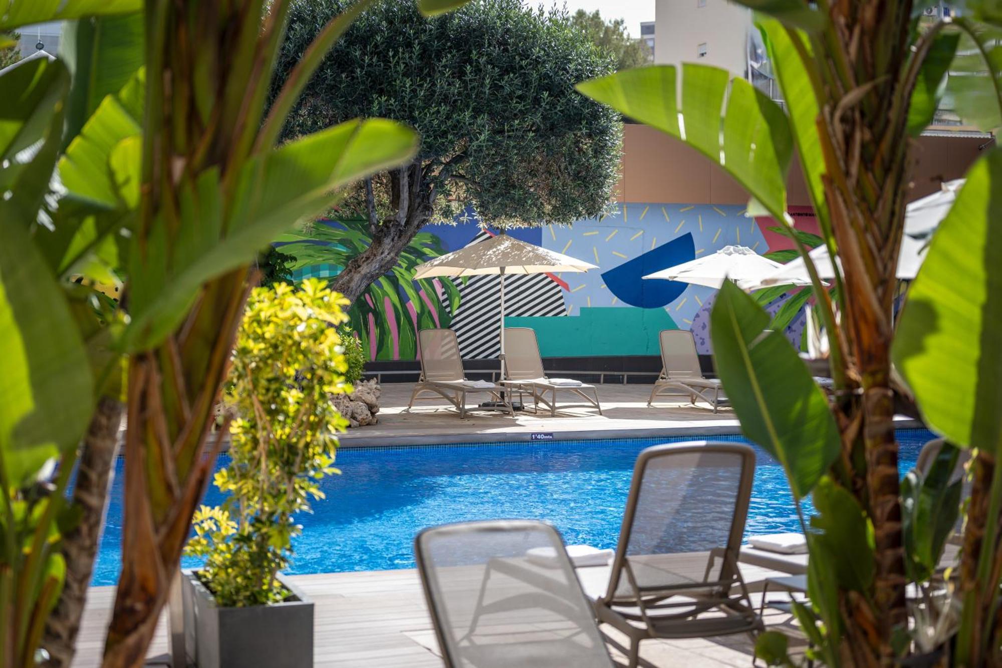 Climia Plaza Hotel 4*
