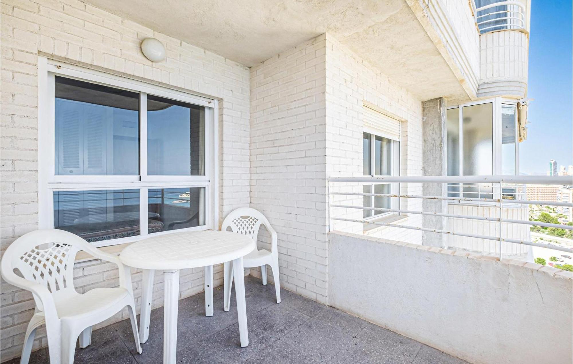 Pet Friendly In With Kitchen Apartment