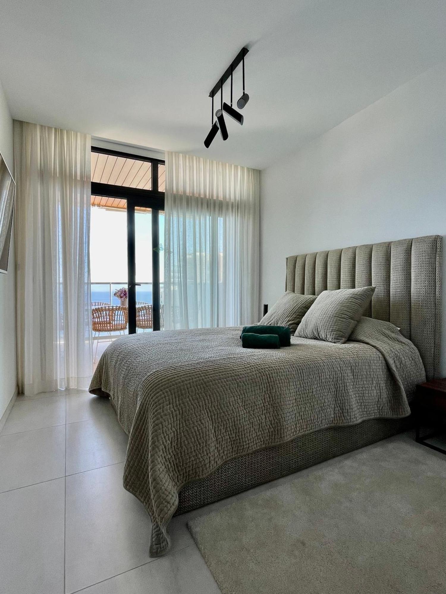 Sunset Waves Luxury 200m From The Apartamento *