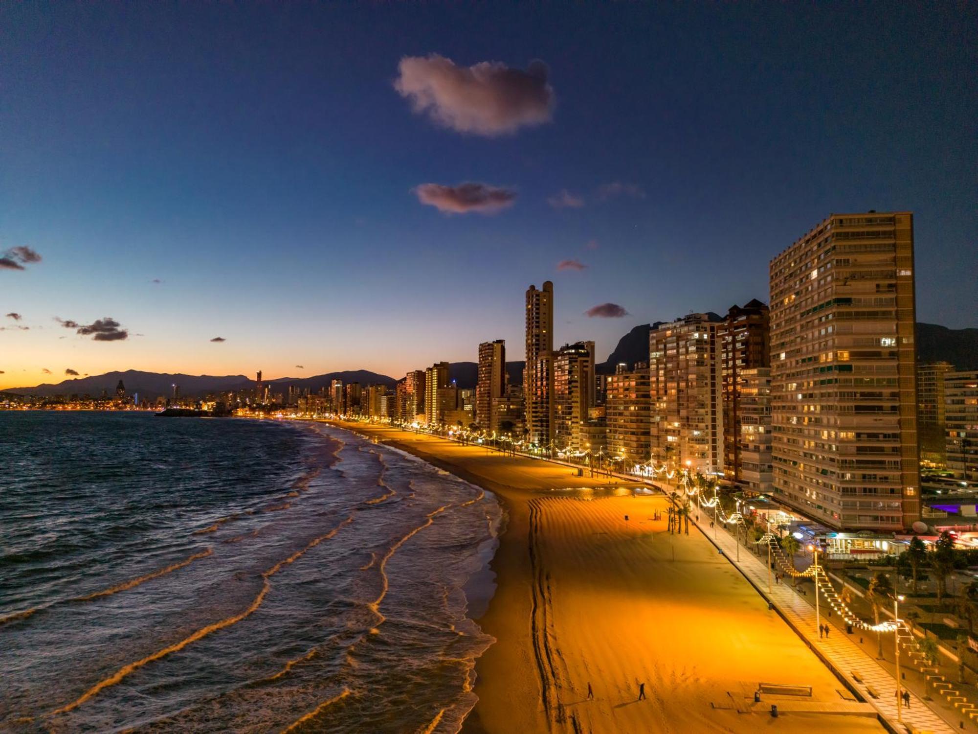 Three Bedrooms In Near And Strip * Benidorm