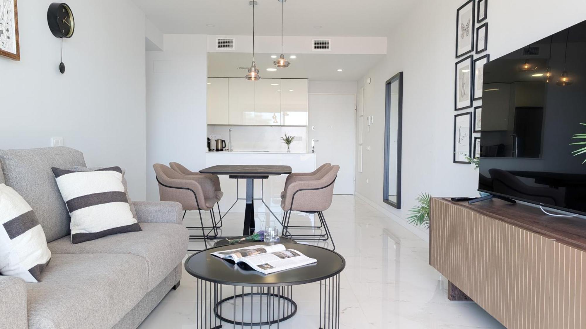 Sea View Apartment *