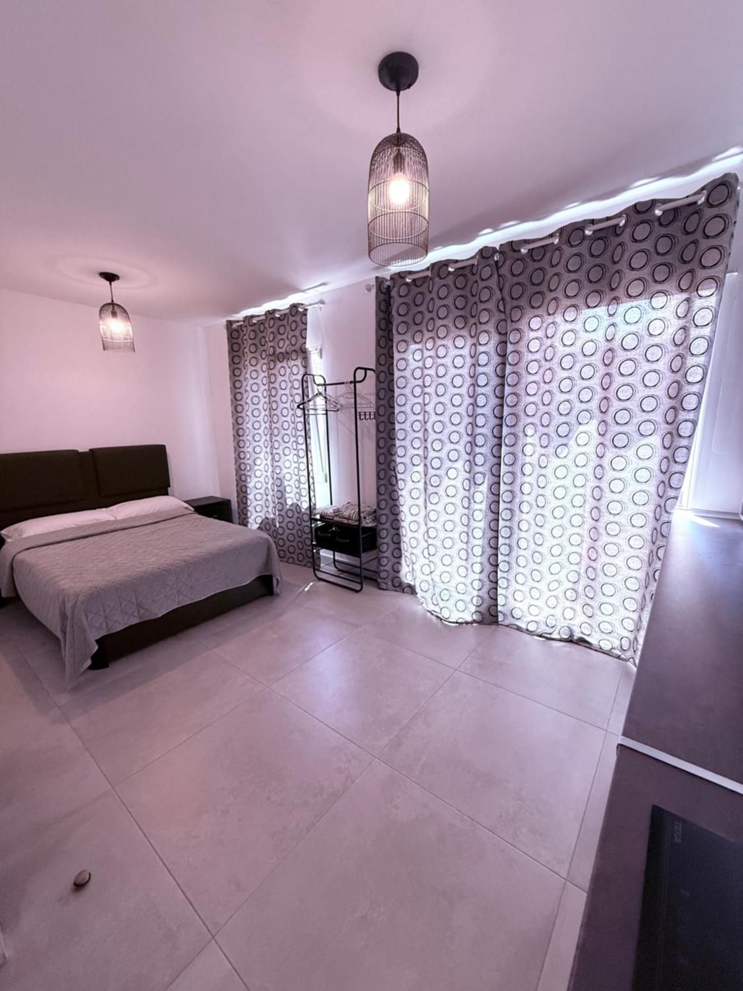 Boomerang Apartment