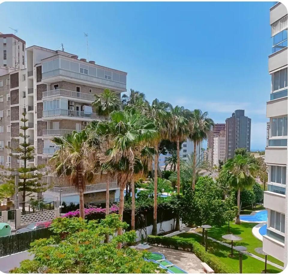 Con Piscina En * Benidorm