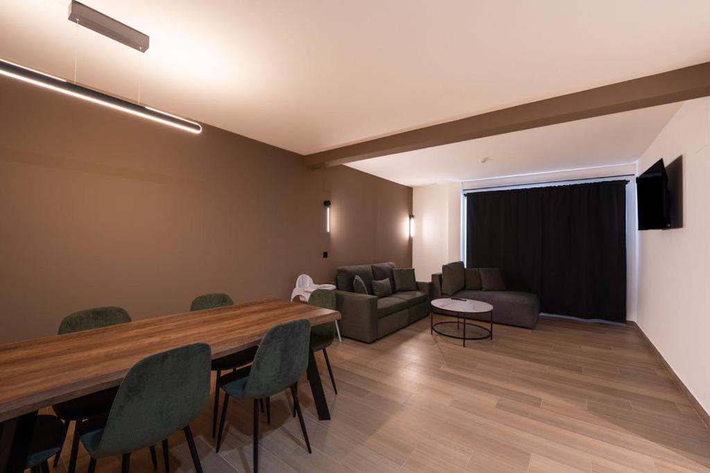 Emily Aparthotel