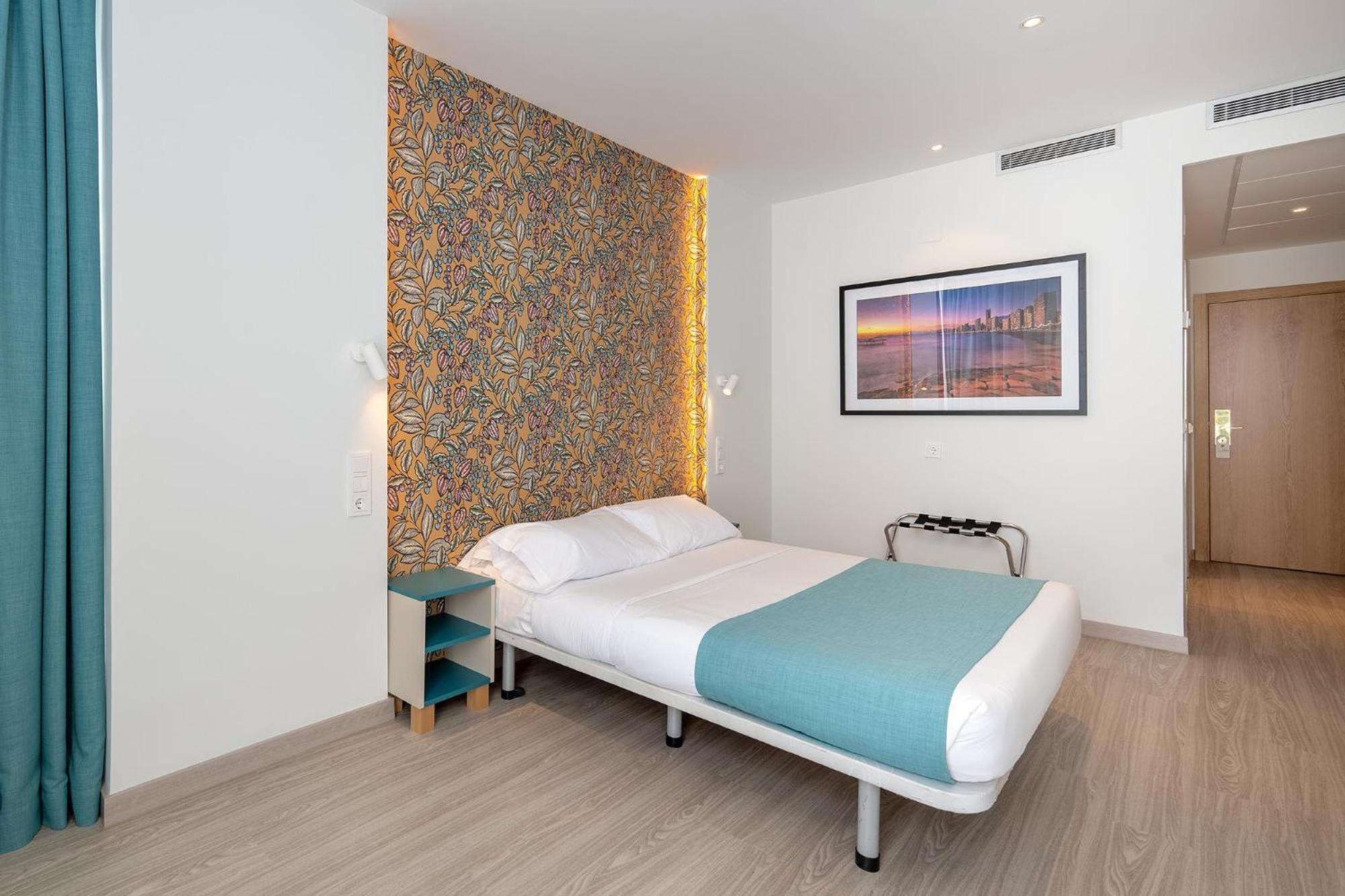 Poseidon Apartahotel 3*
