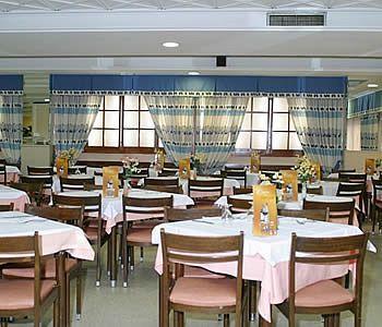 Port Fleming Hotel