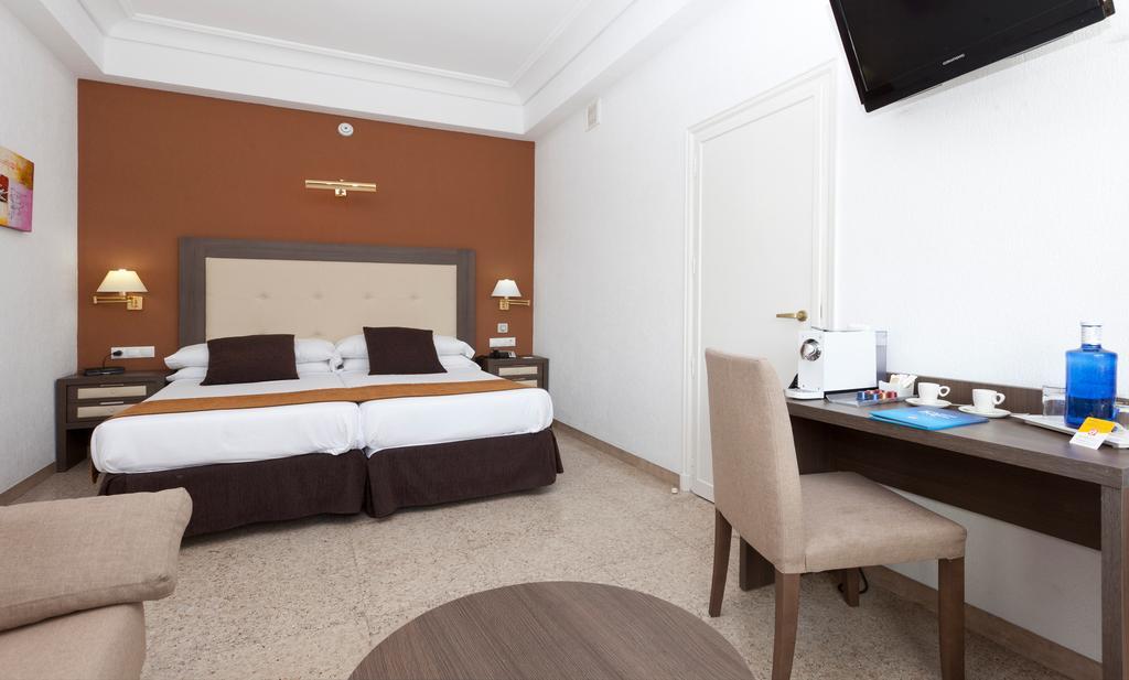 Gran Delfin Hotel 4*
