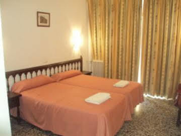 Los Angeles Hotel 2*