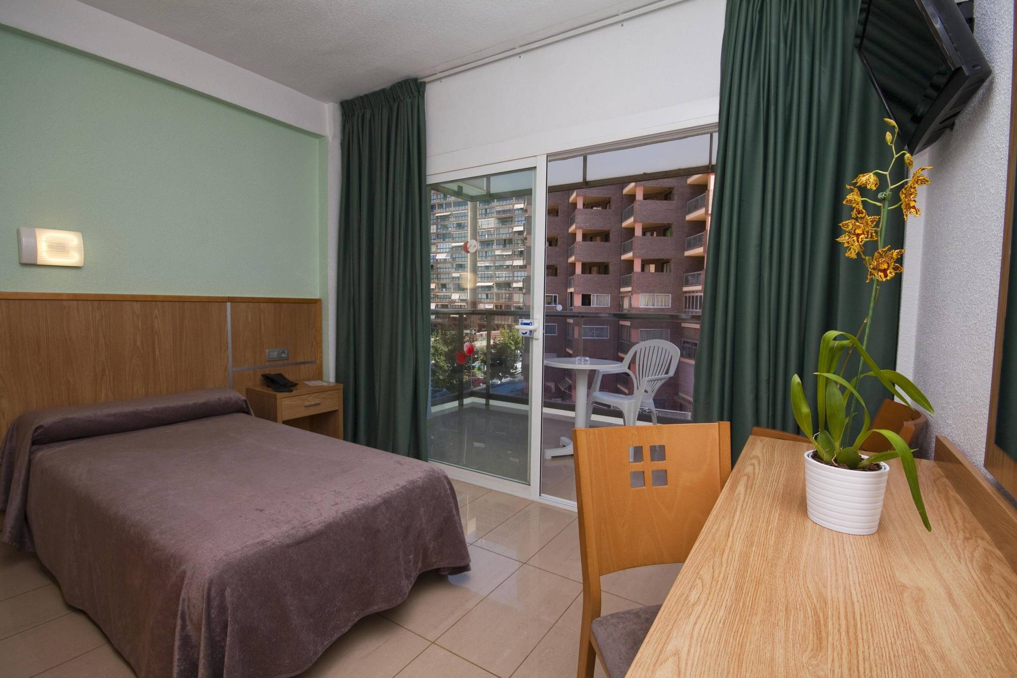 Perla Hotel 3*