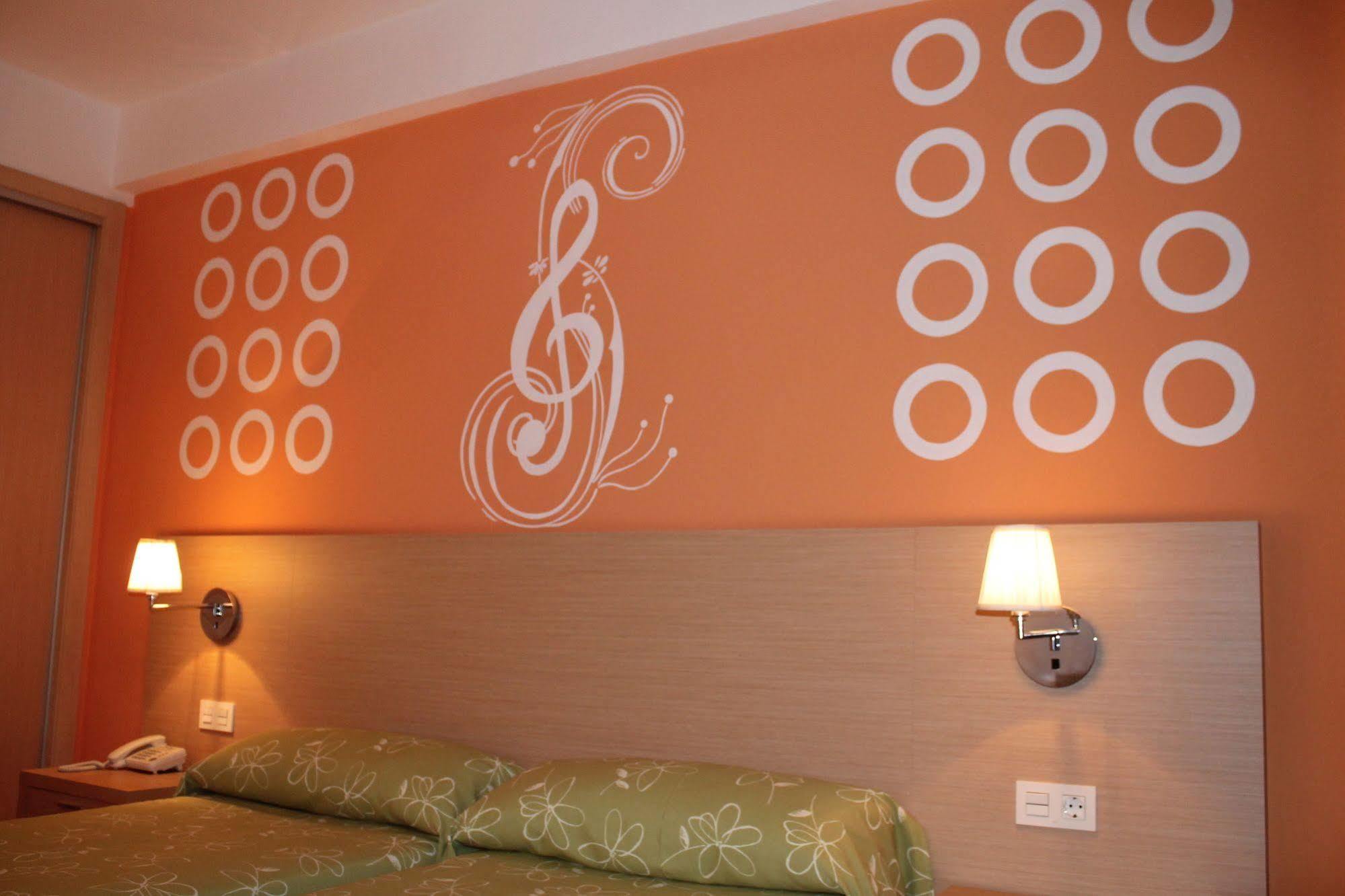 Hotel Golden 3*