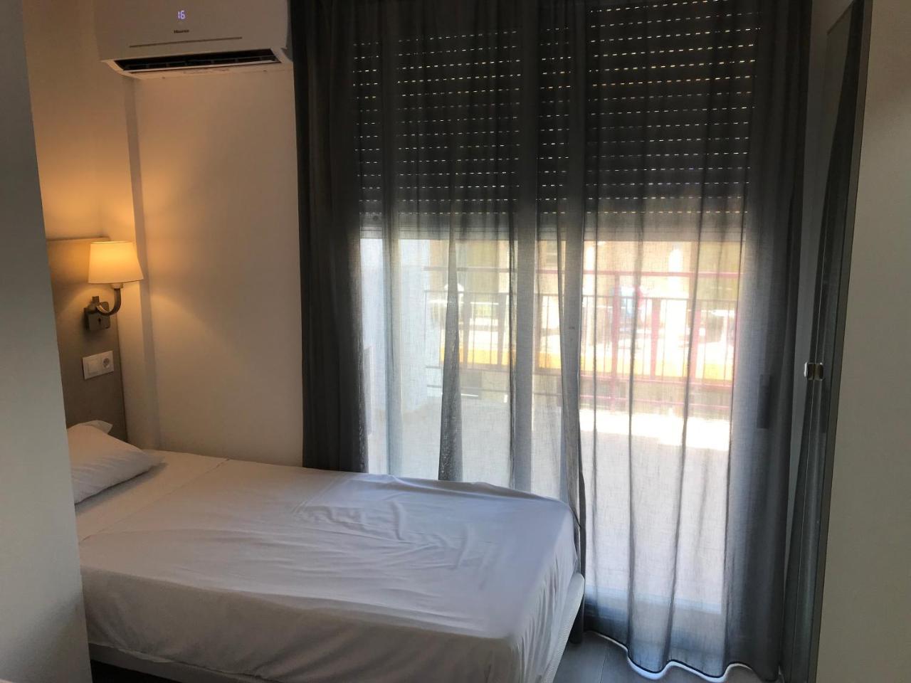 Boutique Centro Bbb Auto Check In Hotel 2*