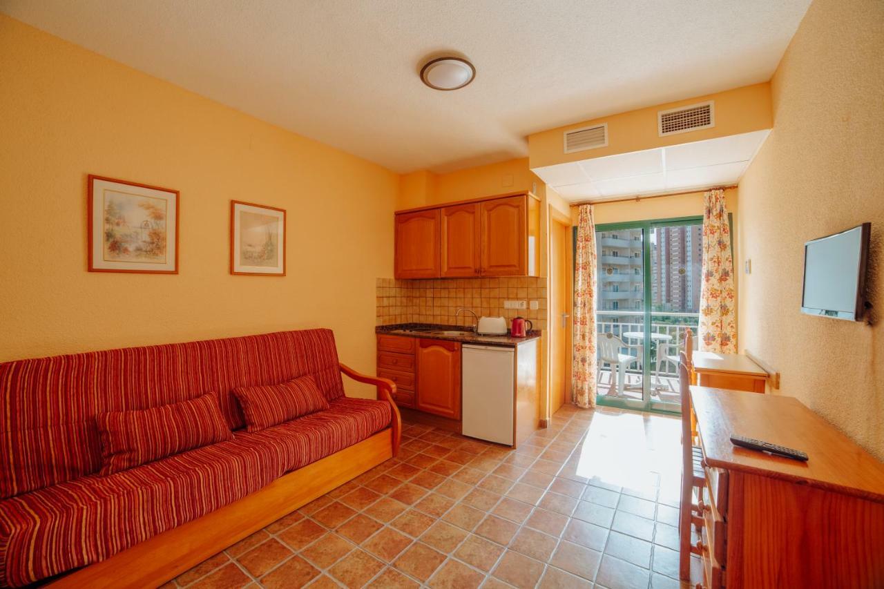 Palm Court Apartment *