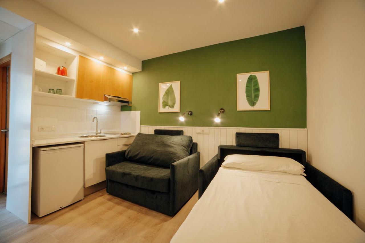 Palm Court Apartment