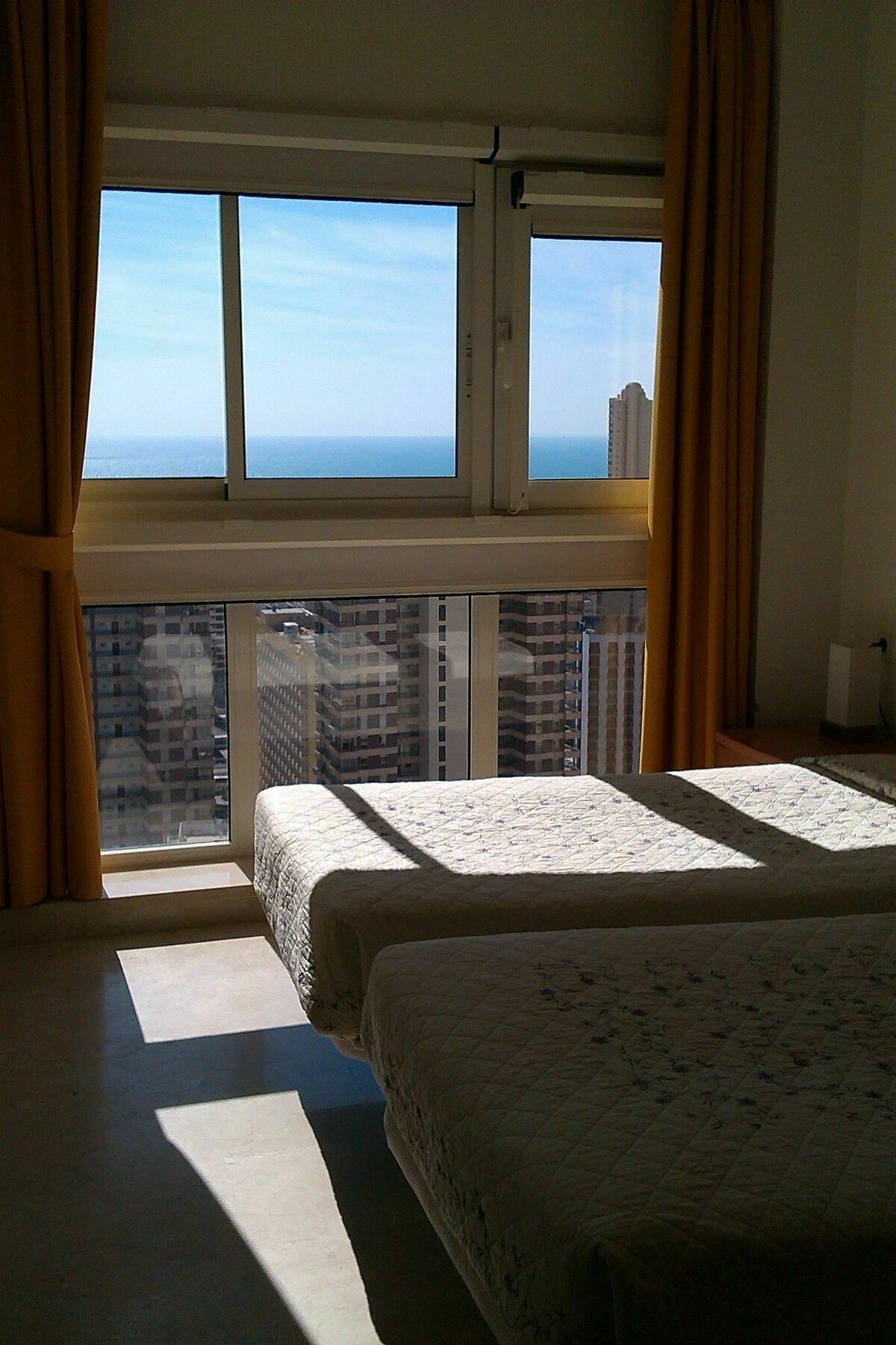 Gemelos 22 Planta 27 Hotel *