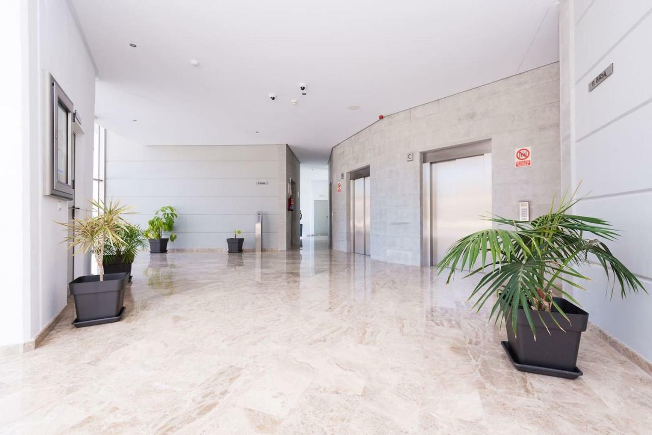 High Rise - Sea Views - Torre Lugano *