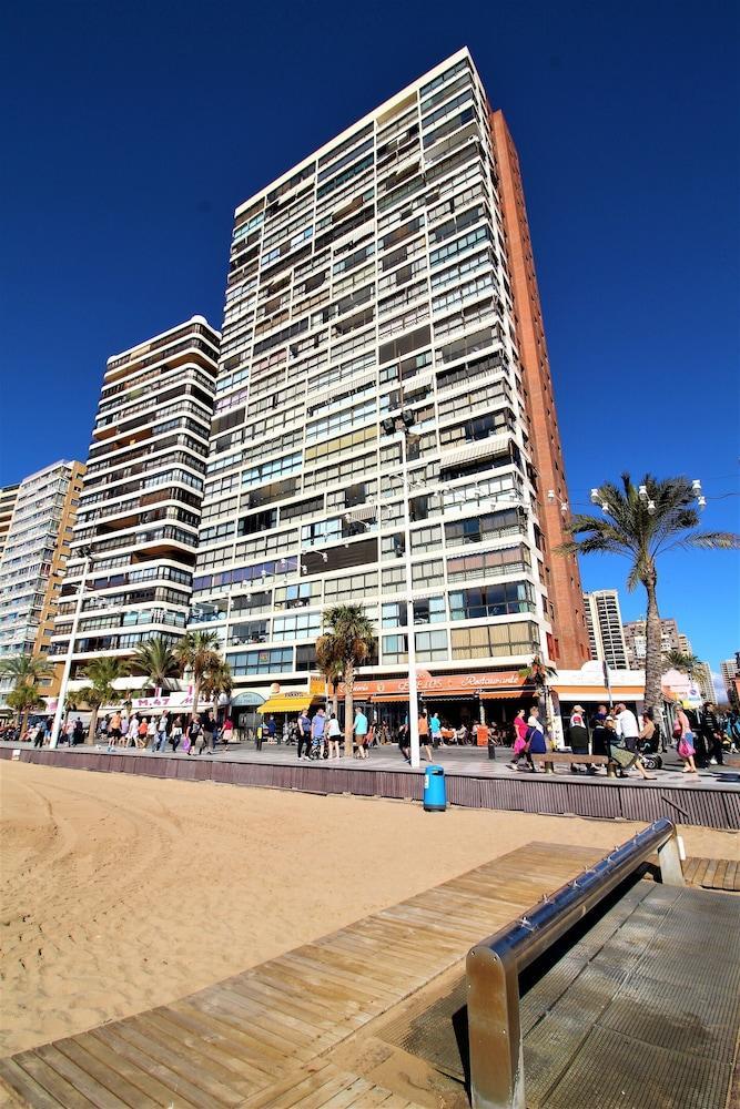 Apartment Los Gemelos 16-F *