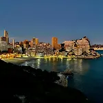 Traveler\'S Beach Apartment With Sea View, Free Coffee & Parking