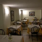 Hotel Mayna