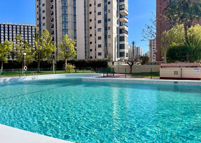 Amplio Apartamento Con Piscina Y Pistas De Tenis En Benidorm
