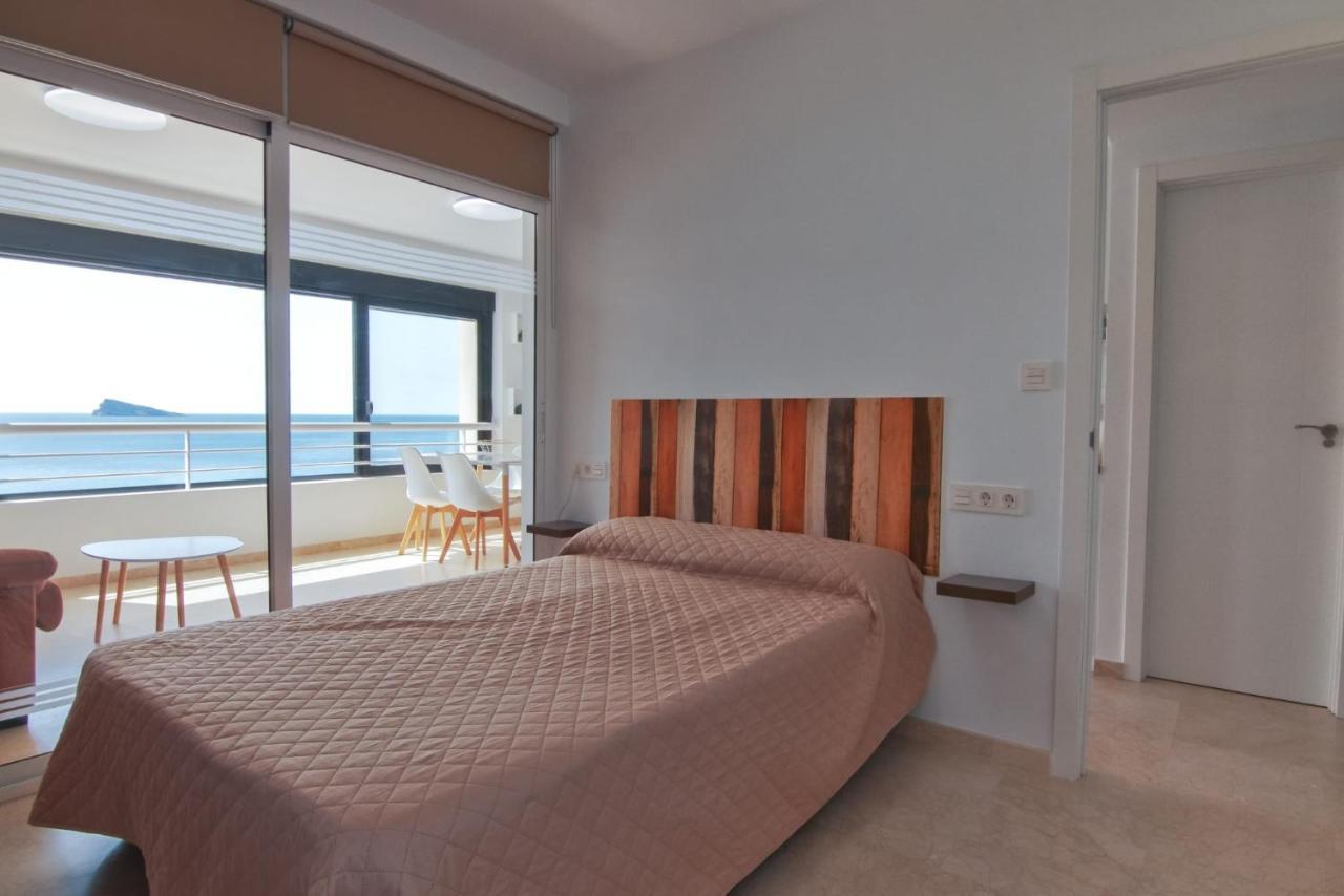 Luminoso En Primera Linea De Playa Apartment
