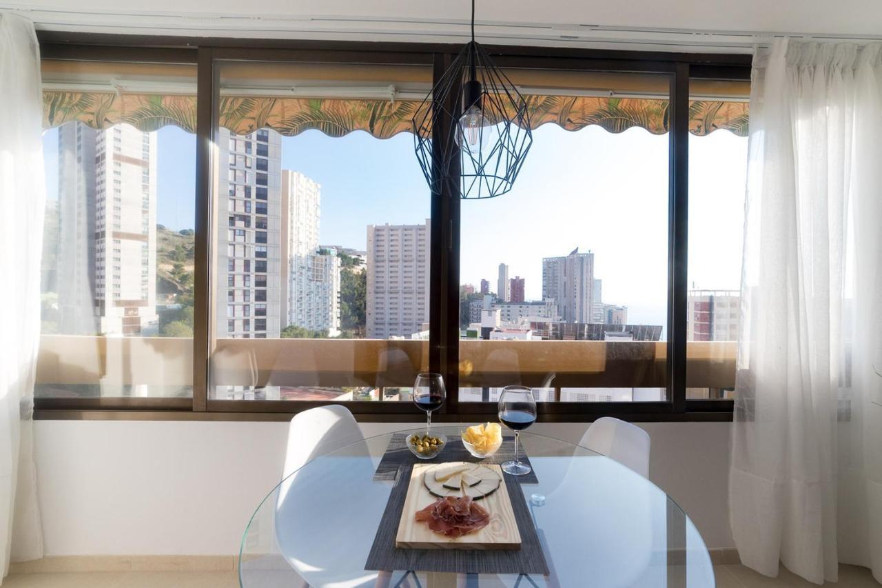 Moonkey - Luminoso Girasoles Benidorm