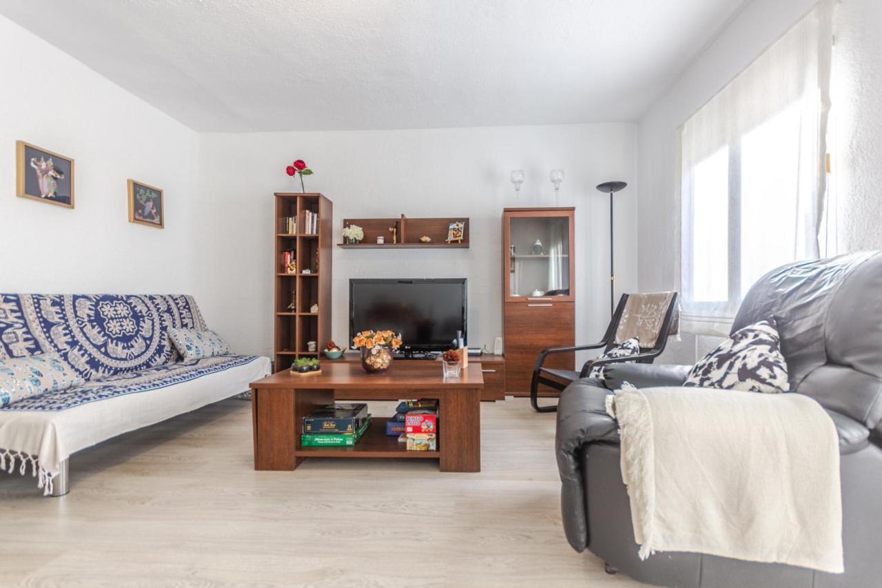 Apartment 2br Flat - Aircon - 5 Min Walk To Beach *