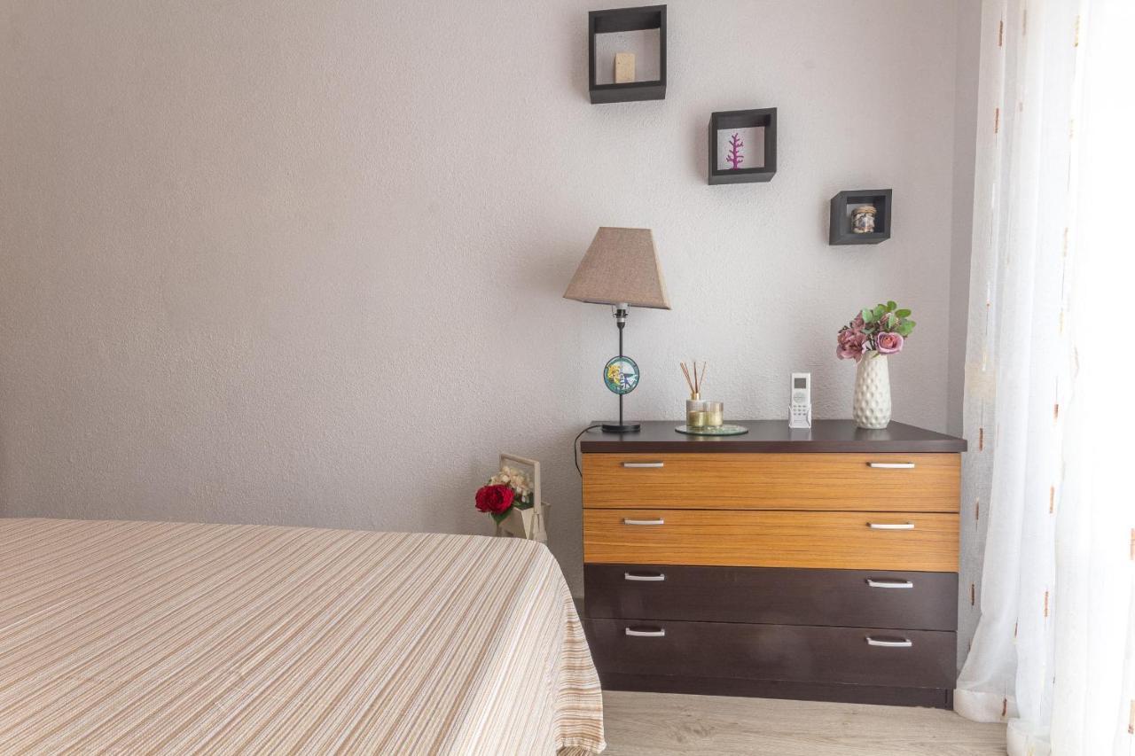 2br Flat - Aircon - 5 Min Walk To Beach *