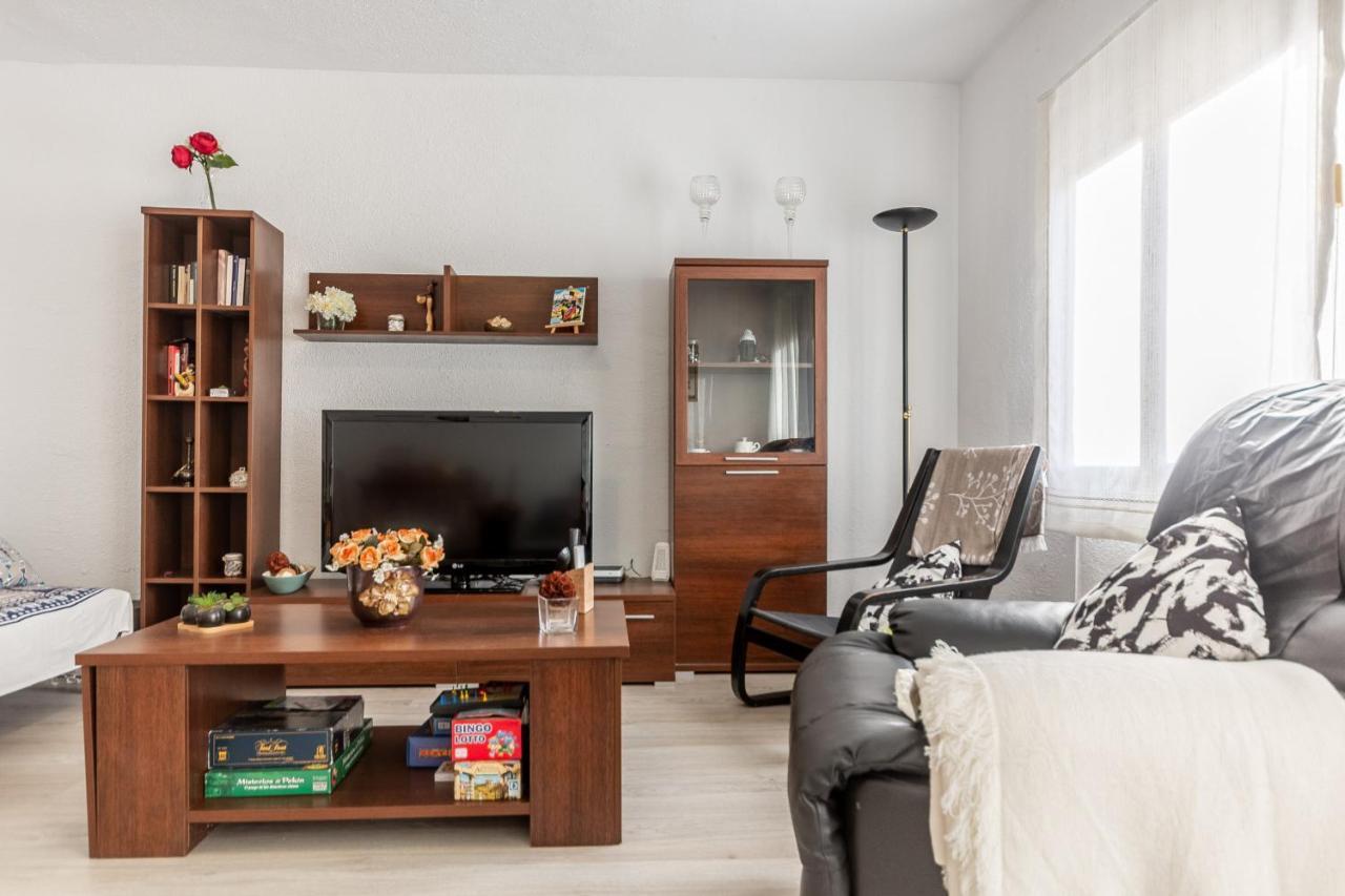 Apartment 2br Flat - Aircon - 5 Min Walk To Beach