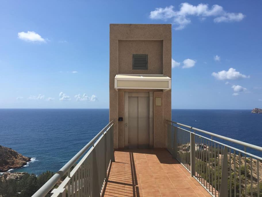 Piso En La Primera Linea Del Mar Con 2 Apartamento