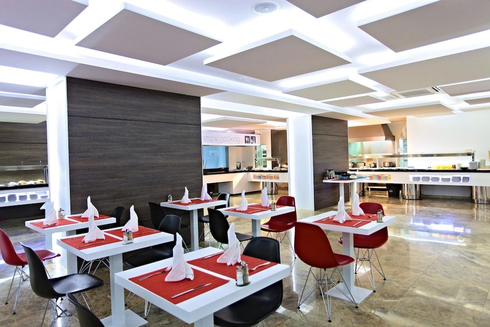 Aparthotel Flamingo - Adults Recommended 4*